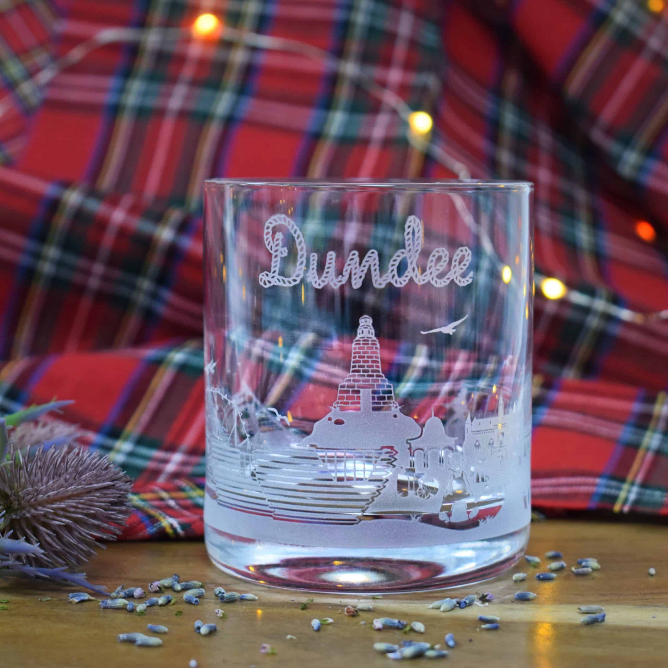 Glencairn Crystal If you’re in need of some Dundee gifts then look no further! This crystal tumbler features a picturesque Dundee skyline design wrapped around the glass. It can be used for any beverage from water to whisky and is supplied in a Glencairn Crystal windowed carton, perfect for gifting.