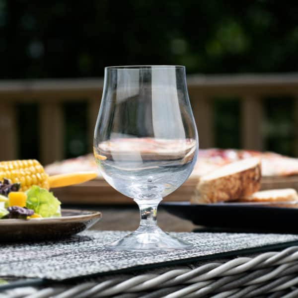 Glencairn Crystal A big fan favourite at Glencairn Crystal, this crystal beer glass is just great for enjoying your favourite beer or whichever drink you prefer! Made from high quality lead free crystal and supplied in a premium navy gift box, this is a great gift for beer drinkers.
