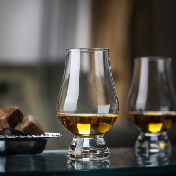 Glencairn Crystal Gone are the days of the DIY tupperware and foam travel box… You can now look after your Cut Glencairn Glasses whilst on the go with our Glencairn Glass Travel Case! Made from PU leather, this is a great portable whisky tasting set.